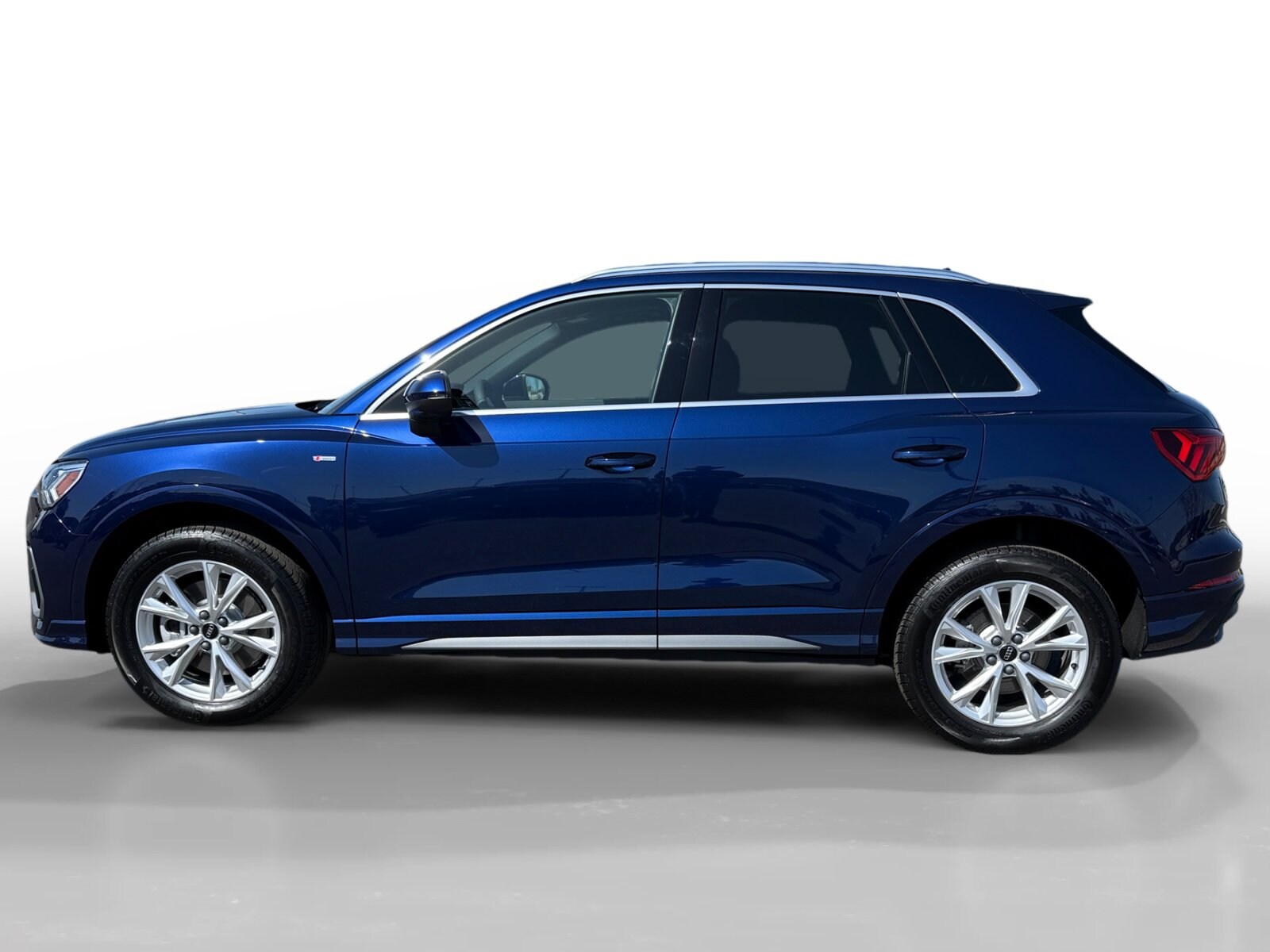 2025 Audi Q3 Premium Plus S line photo 2