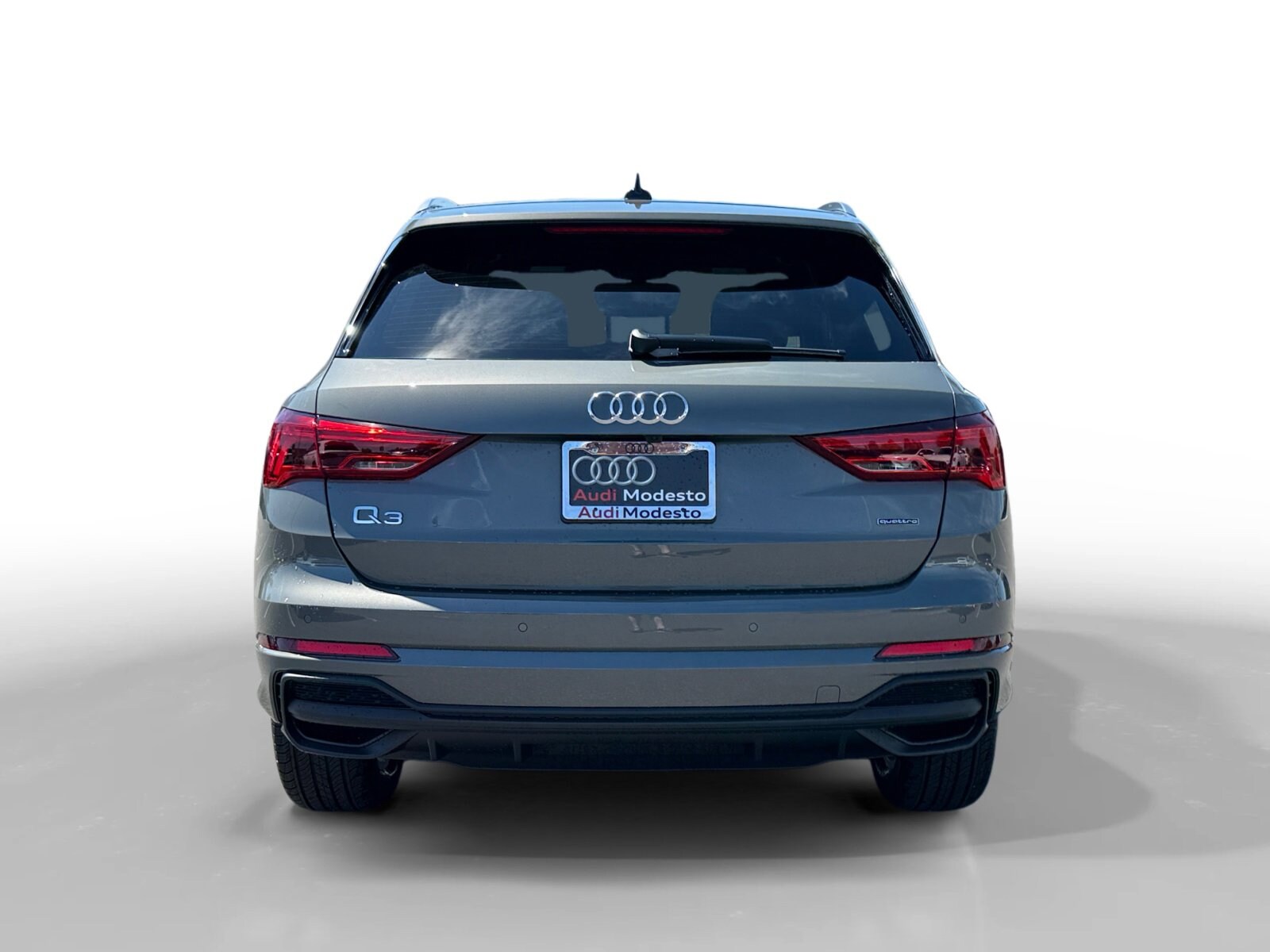 2025 Audi Q3 45 TFSI S line Premium photo 3