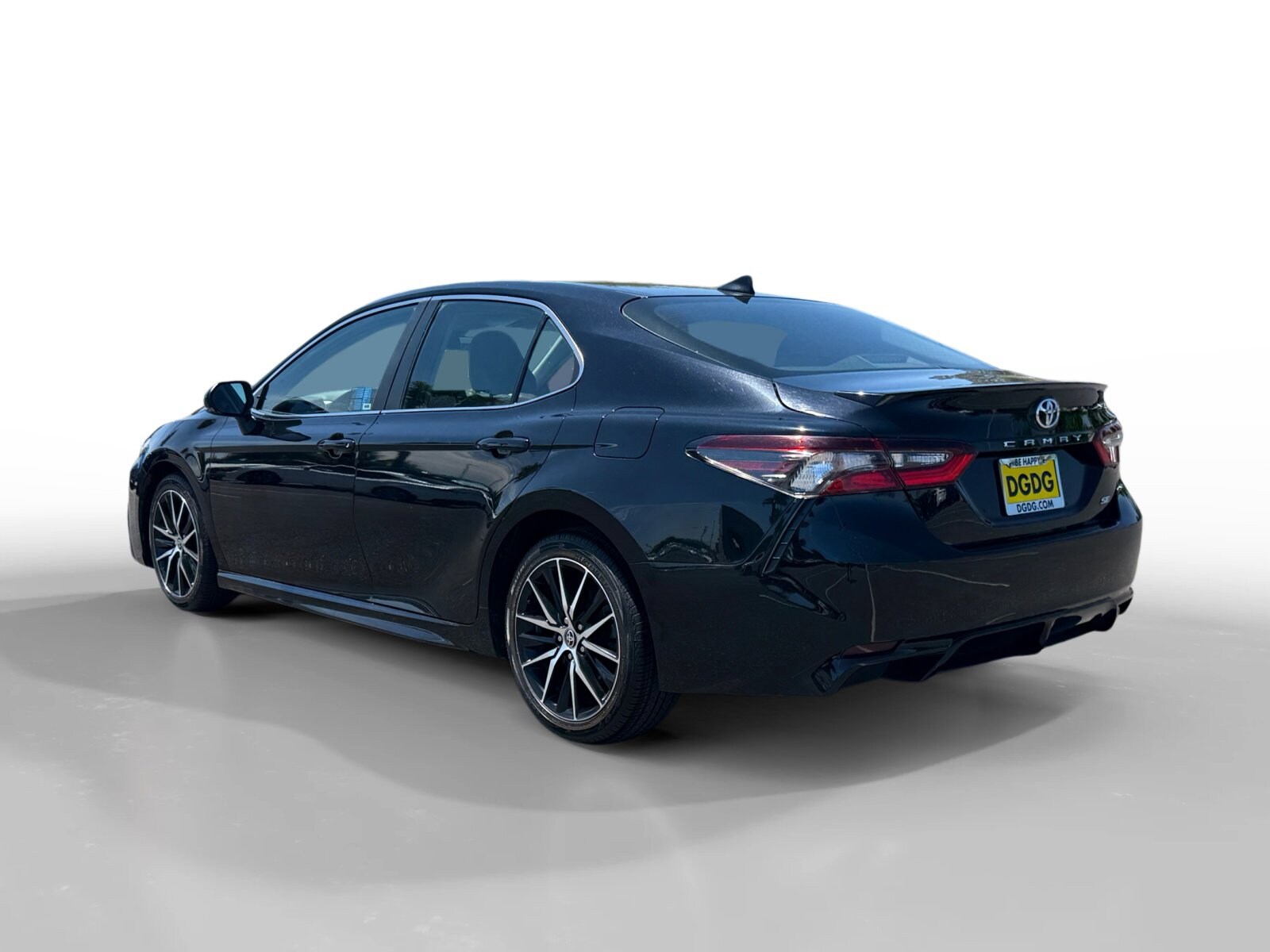 2023 Toyota Camry SE photo 3