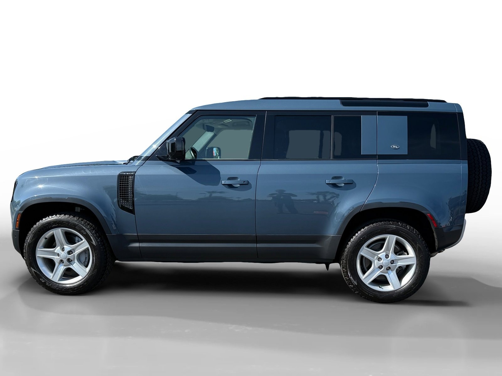 Used 2023 Land Rover Defender SE with VIN SALEP7EUXP2113872 for sale in Modesto, CA