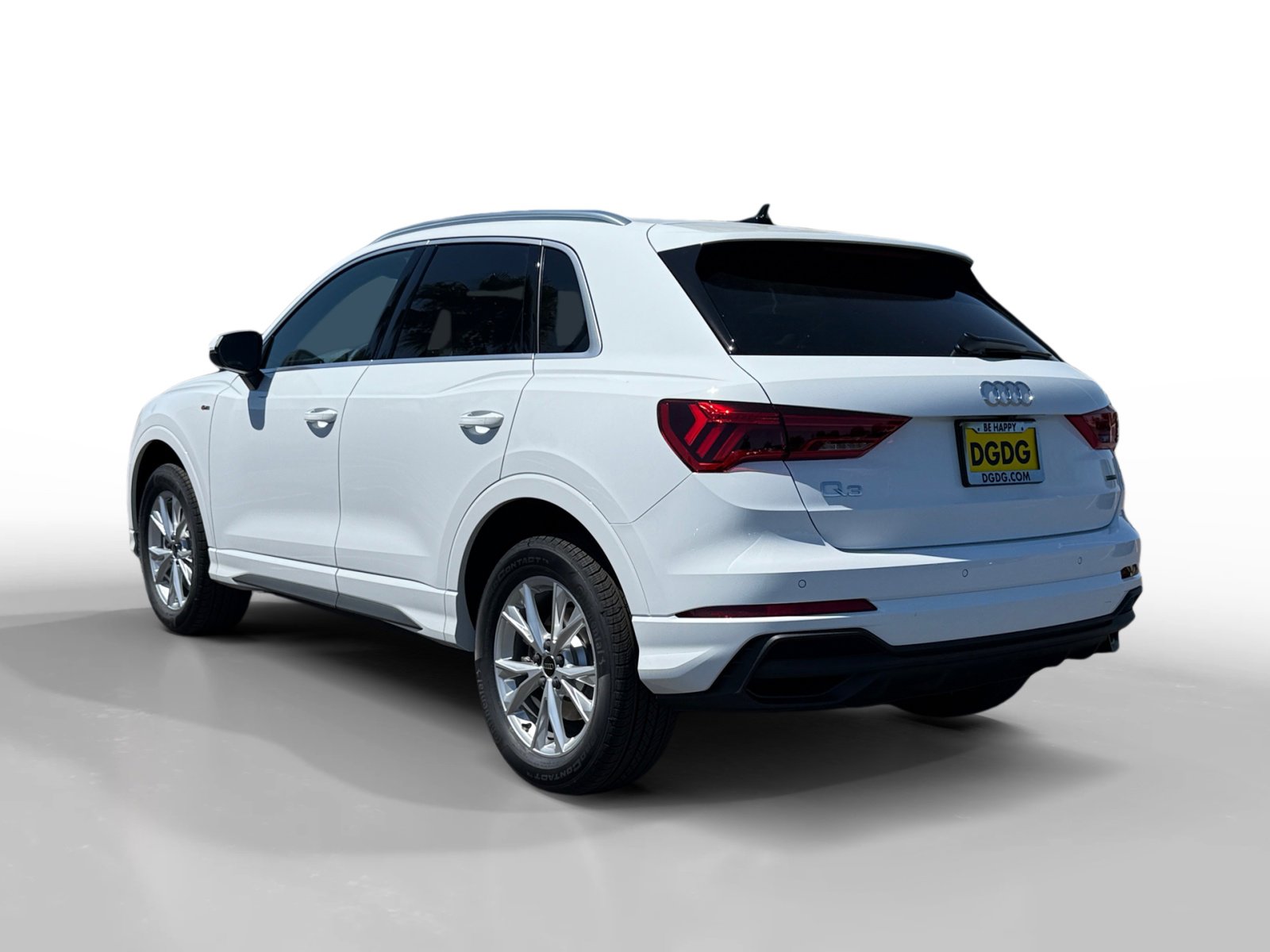 2025 Audi Q3 45 TFSI S line Premium photo 3