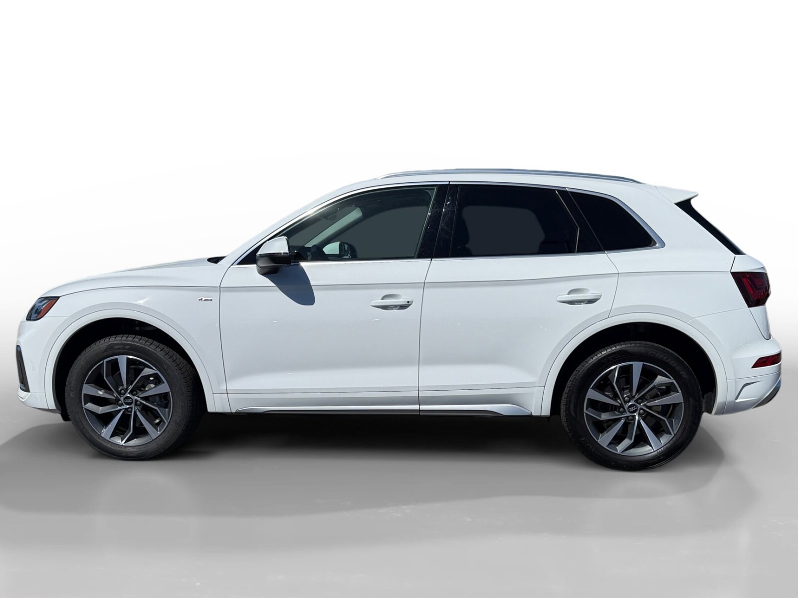2022 Audi Q5 45 S line Premium photo 2