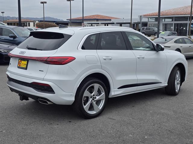 2025 Audi Q5 2.0T Premium Plus photo 2