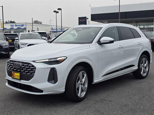 2025 Audi Q5 2.0T Premium Plus photo 2