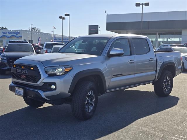 2023 Toyota Tacoma TRD Off-Road photo 3