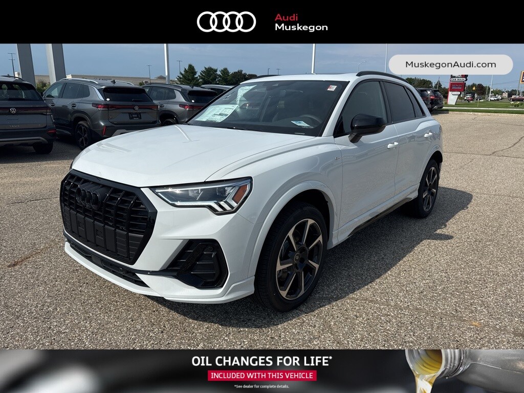 2025 Audi Q3 45 TFSI S line Premium Plus photo 3