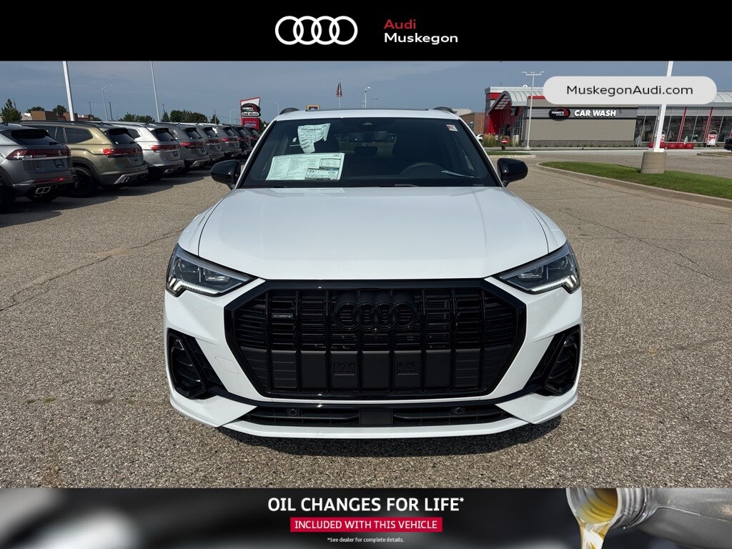 2025 Audi Q3 45 TFSI S line Premium Plus photo 2