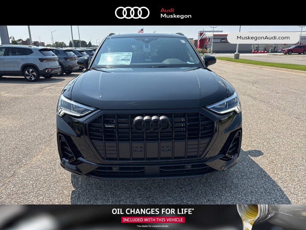 2025 Audi Q3 45 TFSI S line Premium photo 2
