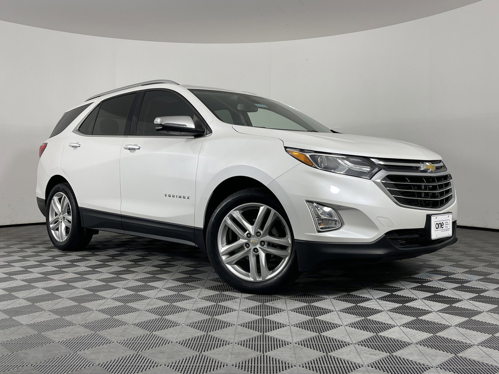 Used 2018 Chevrolet Equinox Premier with VIN 2GNAXMEV6J6314666 for sale in Fairfield, CA