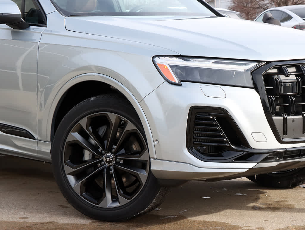 2025 Audi Q7 55 Premium Plus photo 4