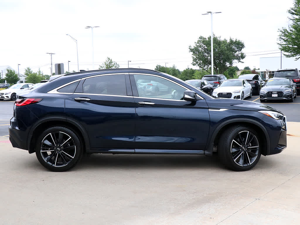 2022 Infiniti QX55 Essential photo 2