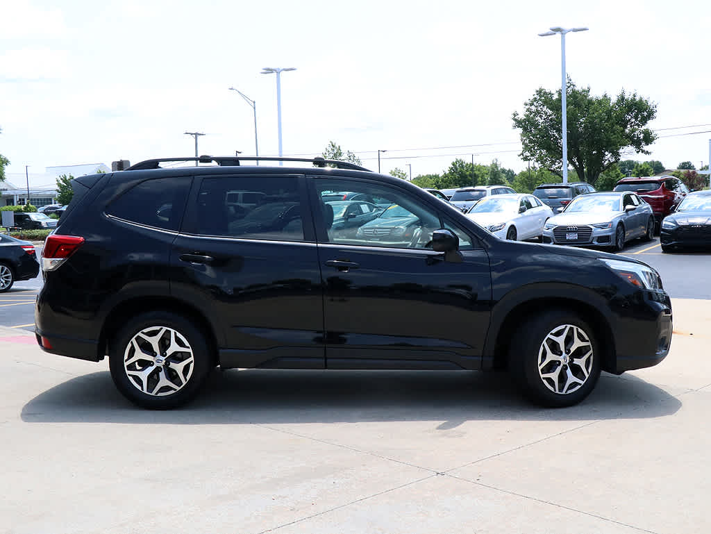 2019 Subaru Forester Premium photo 3