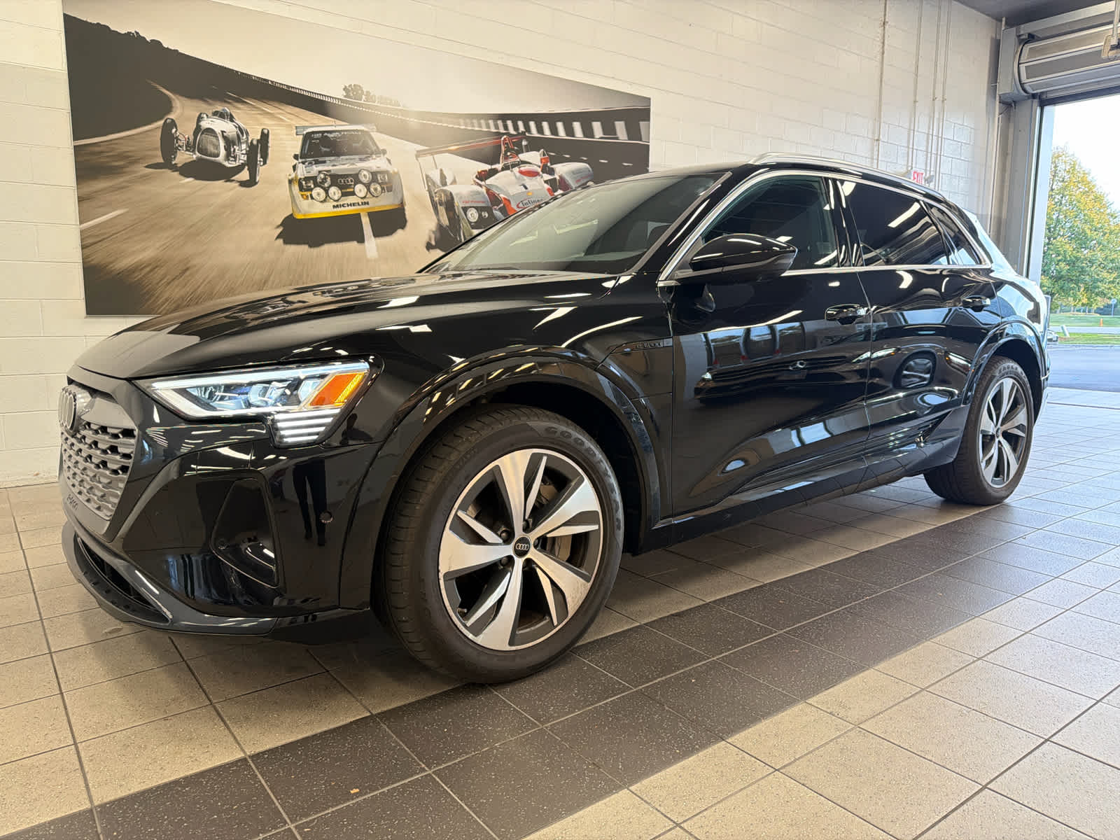  Audi Q8 e-tron