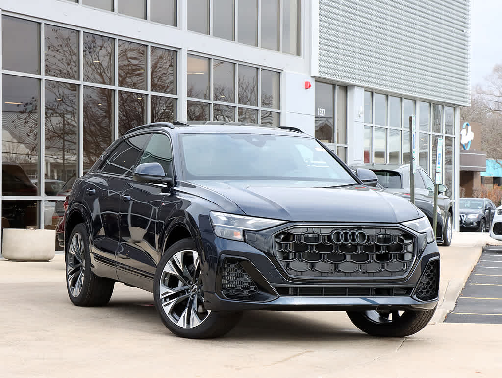 2025 Audi Q8 55 Premium Plus photo 2