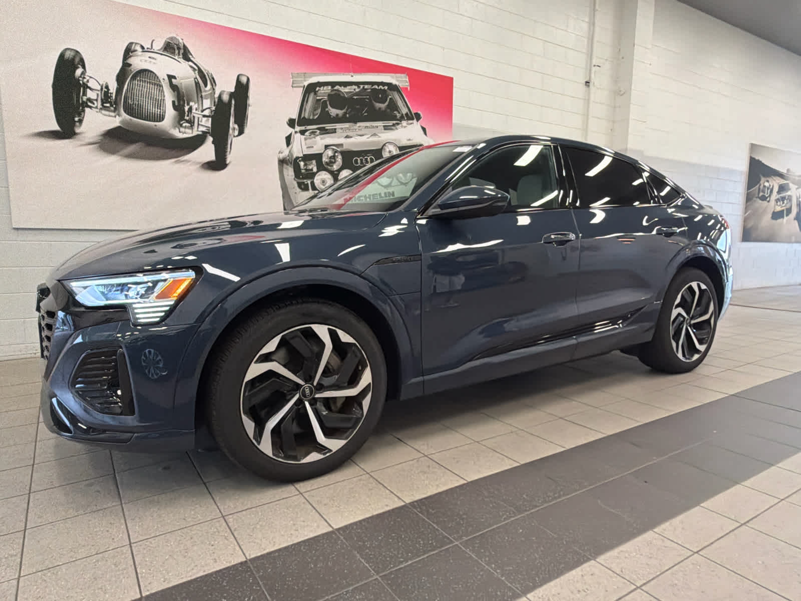  Audi Q8 Sportback e-tron