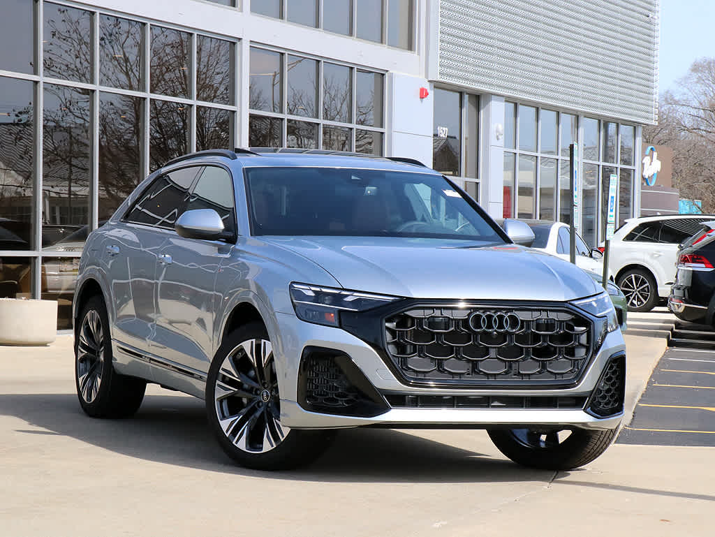 2025 Audi Q8 55 Premium Plus photo 2