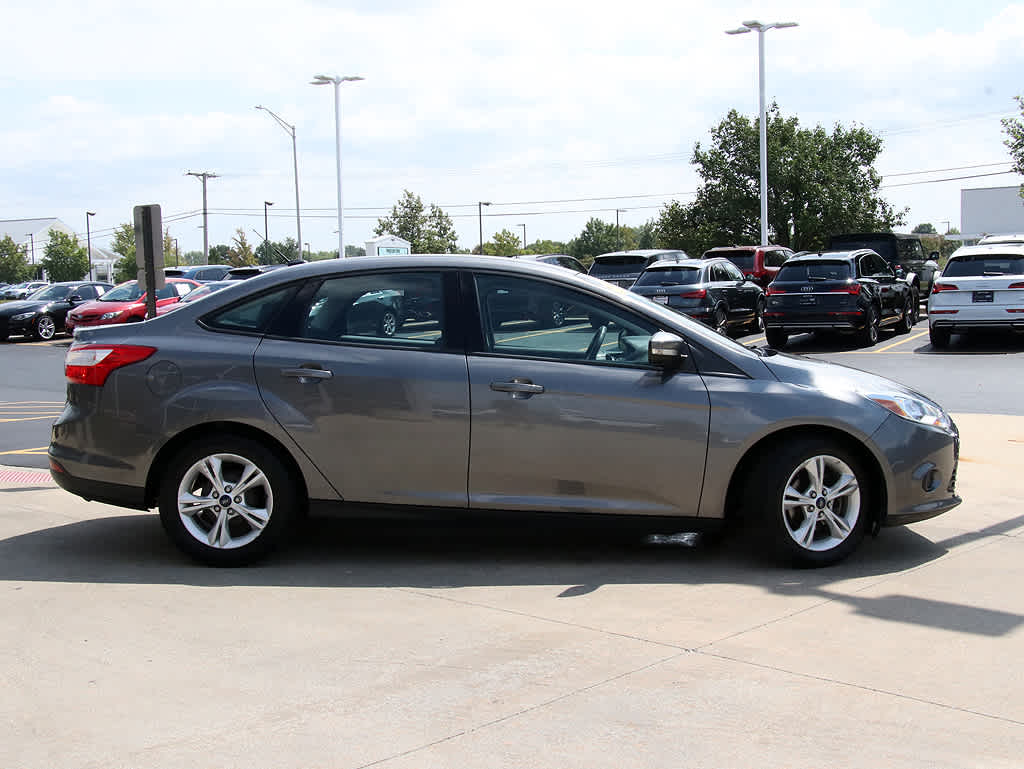 Used 2014 Ford Focus SE with VIN 1FADP3F25EL427581 for sale in Naperville, IL