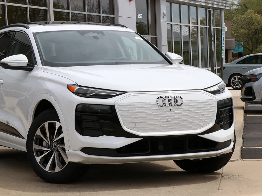 2025 Audi Q6 E-tron Premium photo 3