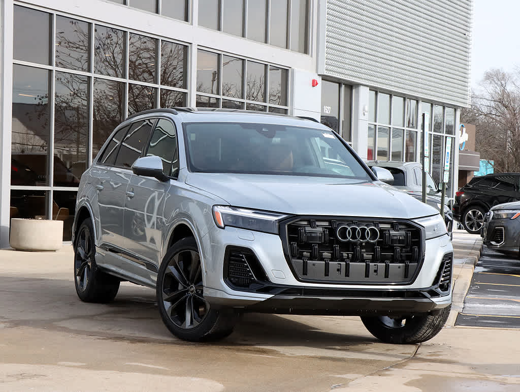 2025 Audi Q7 55 Premium Plus photo 2