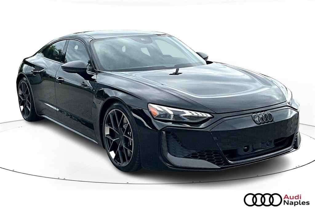 2026 Audi e-tron Base's photo