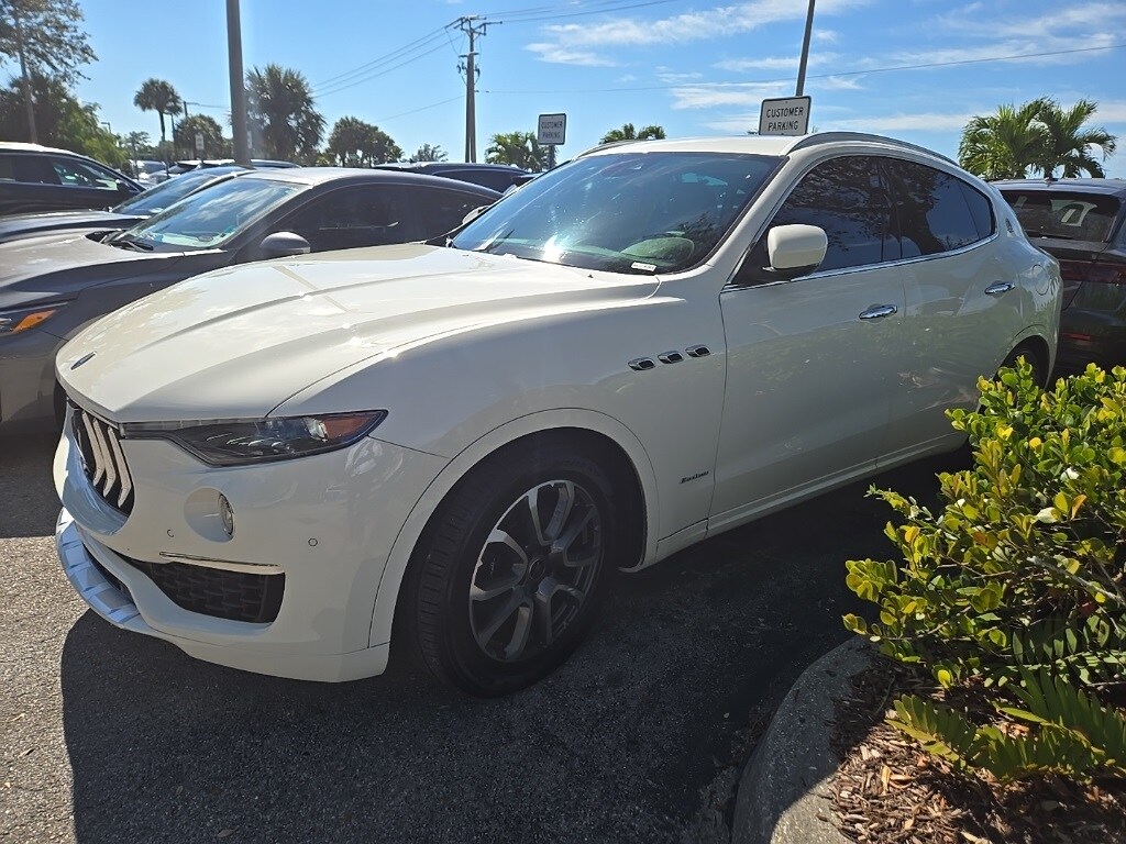 2020 Maserati Levante GranLusso photo 2