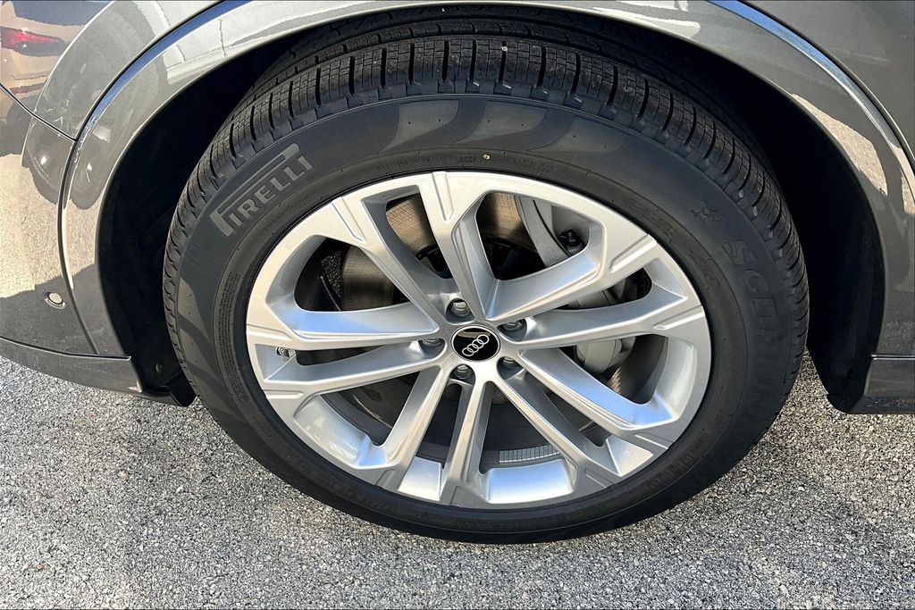 2026 Audi Q7 Premium Plus - Photo 13