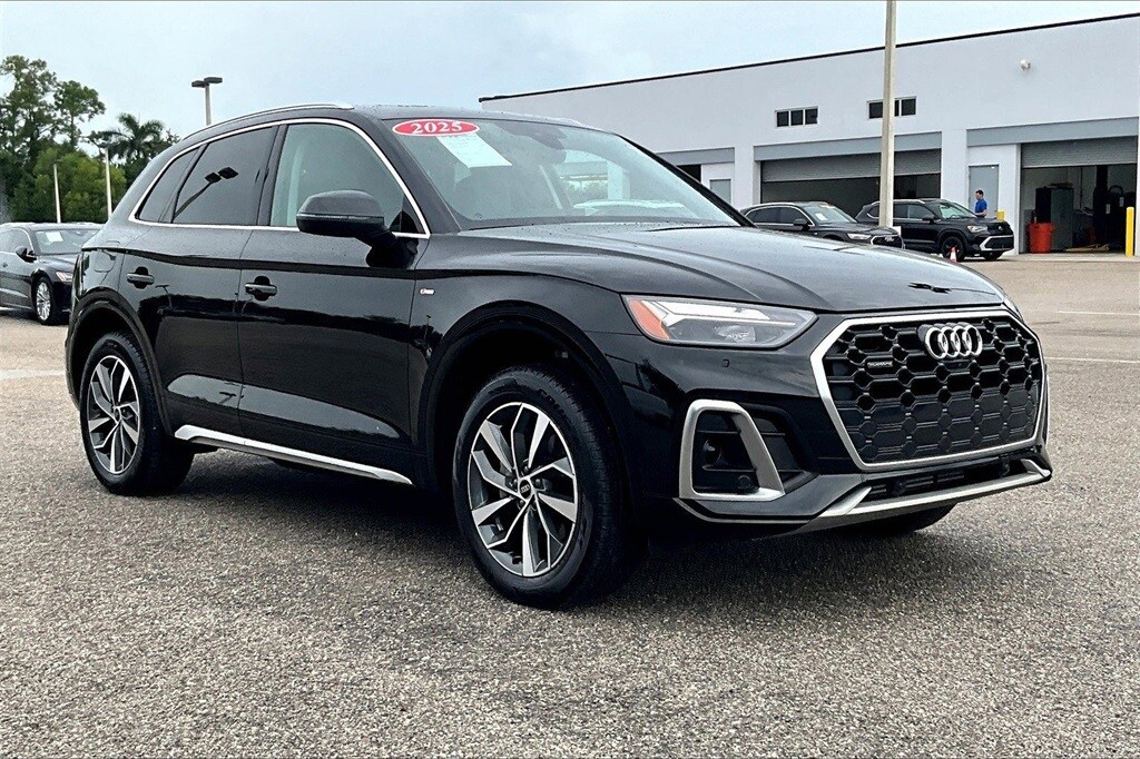 2025 Audi Q5 45 S line Premium Plus photo 2