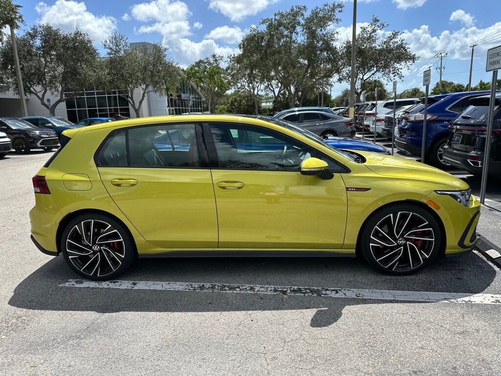 2022 Volkswagen Golf GTI Autobahn photo 4