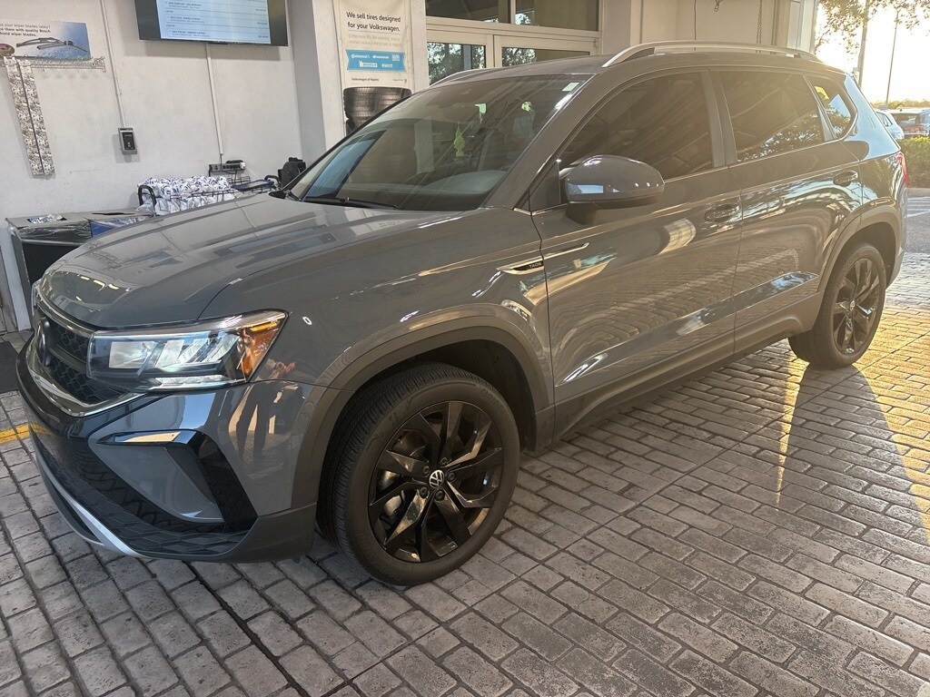 Certified 2024 Volkswagen Taos 1.5T SE SUV