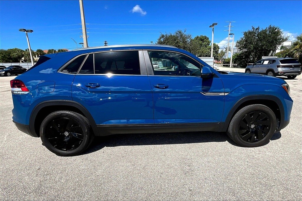 2025 Volkswagen Atlas Cross Sport SE Technology photo 4