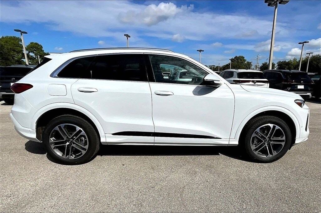 2025 Audi Q5 2.0T Premium Plus photo 3