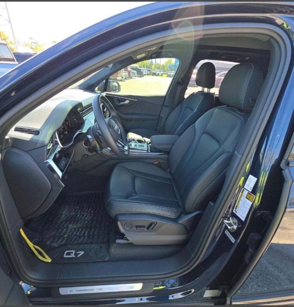 Certified 2025 Audi Q7 55 Premium Plus SUV