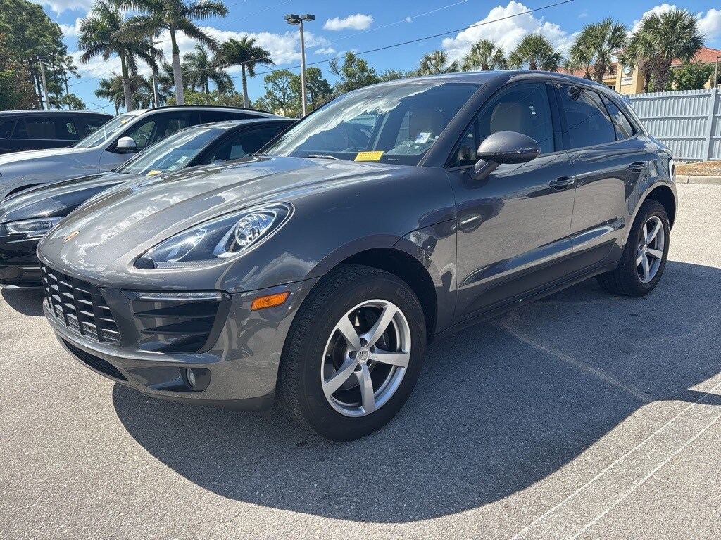 2018 Porsche Macan Base photo 2