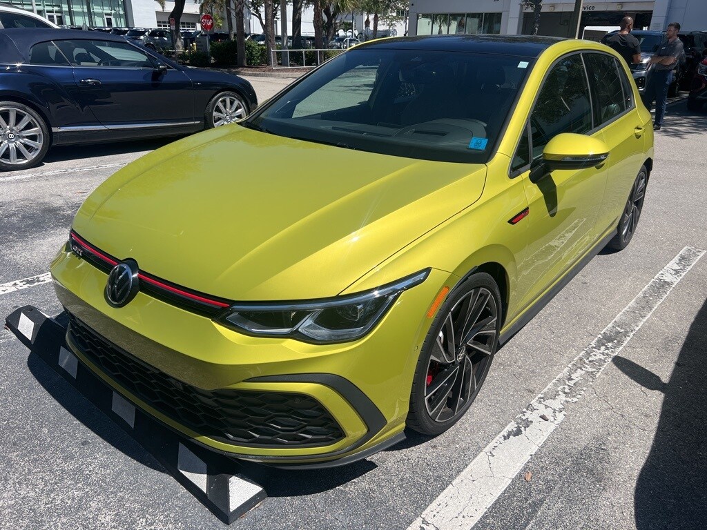 2022 Volkswagen Golf GTI Autobahn photo 2