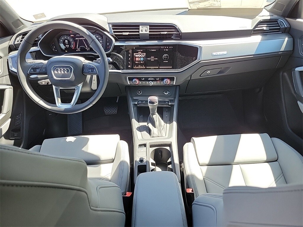 2025 Audi Q3 S line Premium photo 3