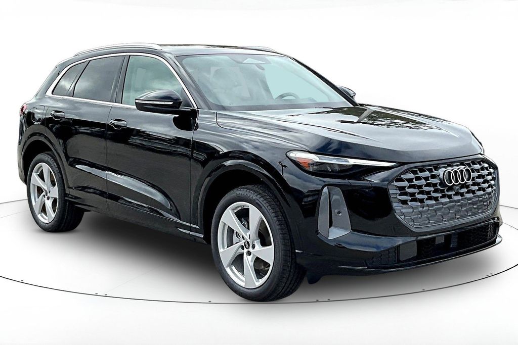 2026 Audi Q5 Premium Plus quattro's photo