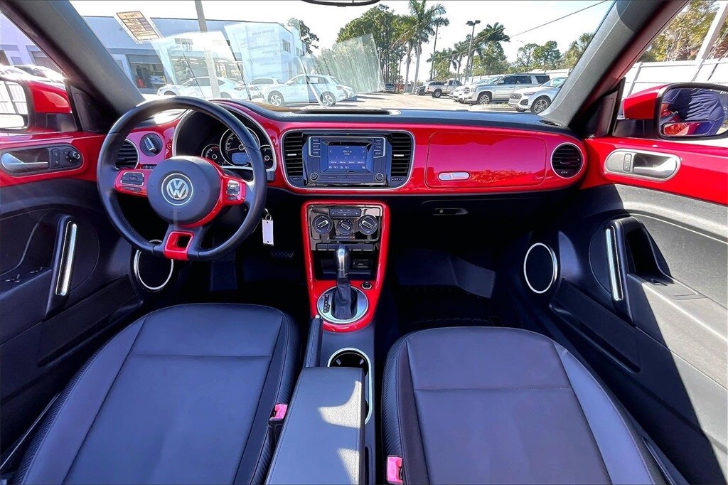 2019 Volkswagen Beetle S photo 3