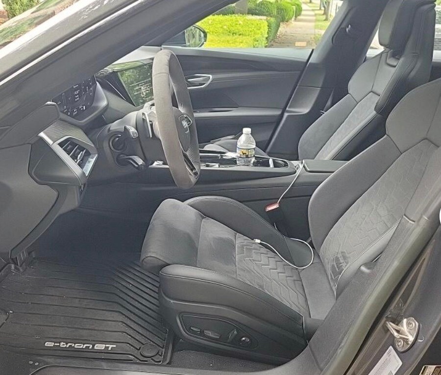2023 Audi e-tron GT Premium Plus photo 2
