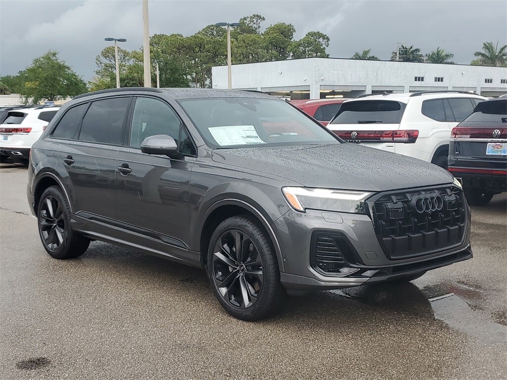 2025 Audi Q7 55 Premium Plus photo 2