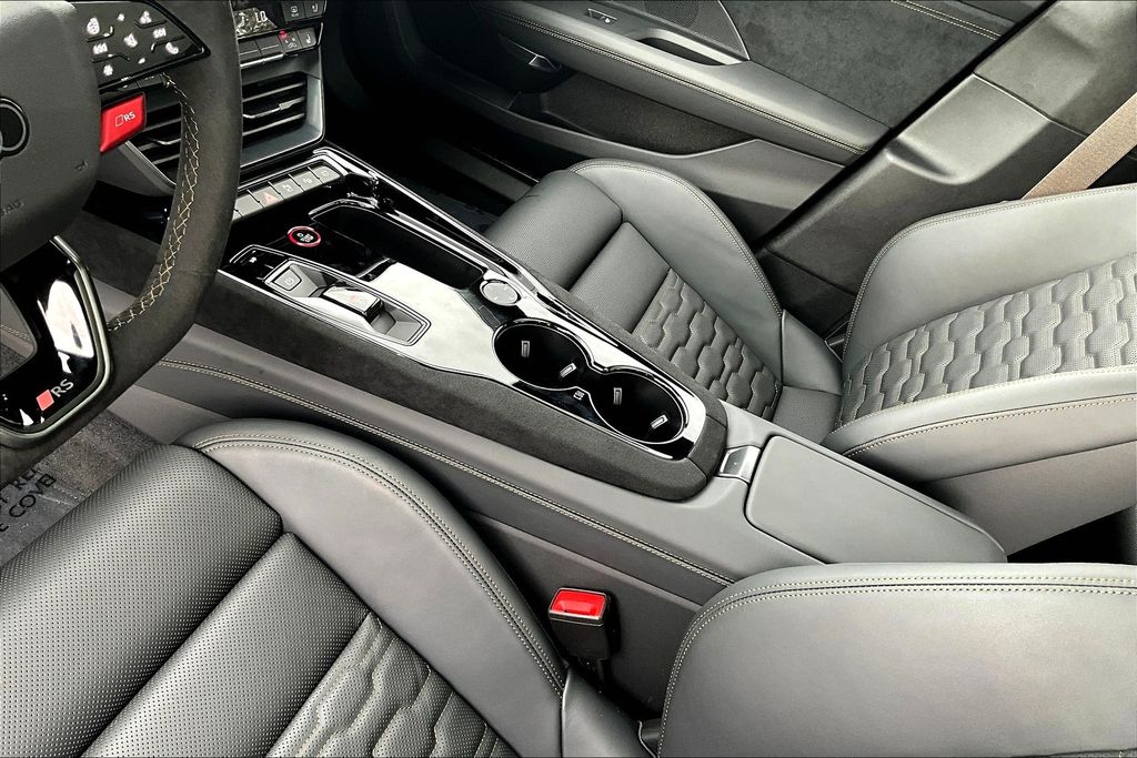 2026 Audi RS e-tron GT Performance Base - Photo 22