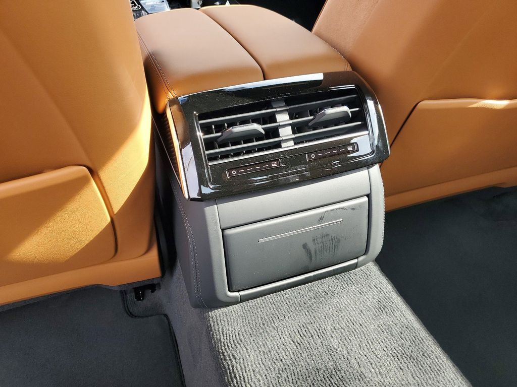 2025 Audi S8 Base - Photo 22