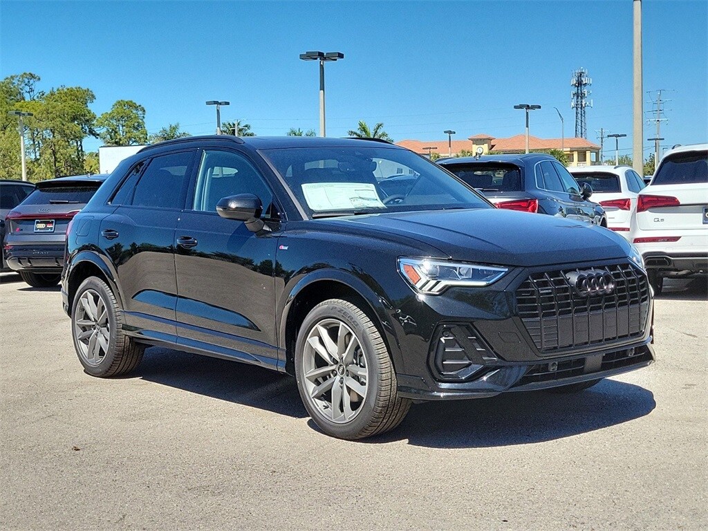 2025 Audi Q3 S line Premium photo 2