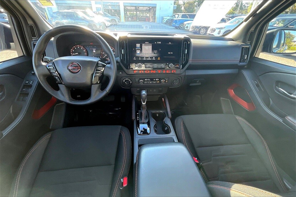 2025 Nissan Frontier PRO-4X photo 3