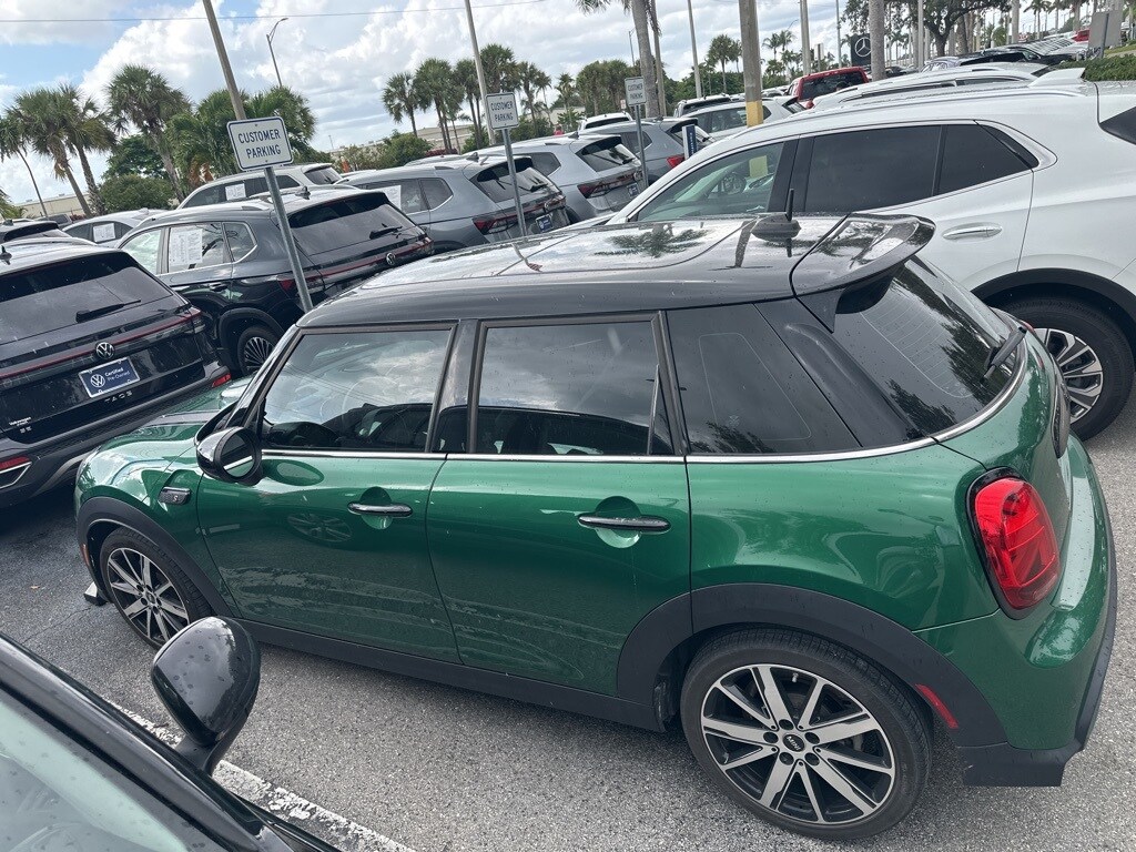 2023 Mini Cooper 4 Door Hardtop Base photo 4