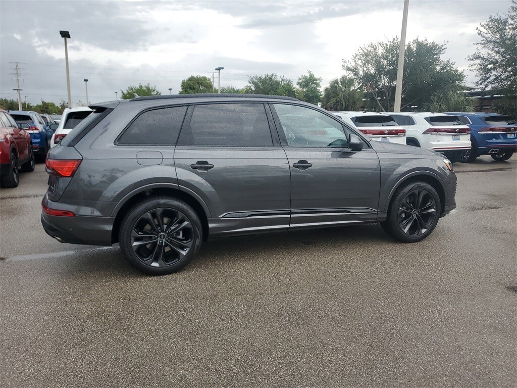 2025 Audi Q7 55 Premium Plus photo 4