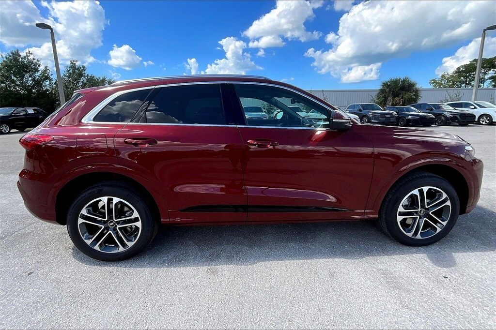 2025 Audi Q5 Premium Plus photo 4