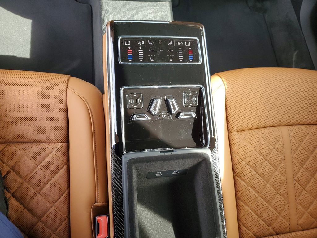 2025 Audi S8 Base - Photo 21