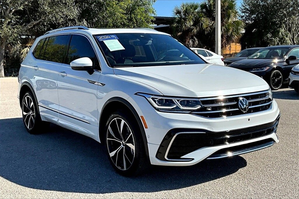 2024 Volkswagen Tiguan SEL R-Line Black photo 2