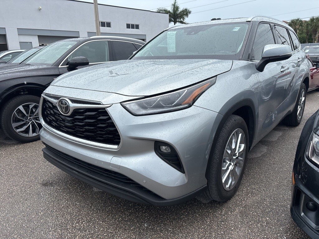 2020 Toyota Highlander Limited photo 4