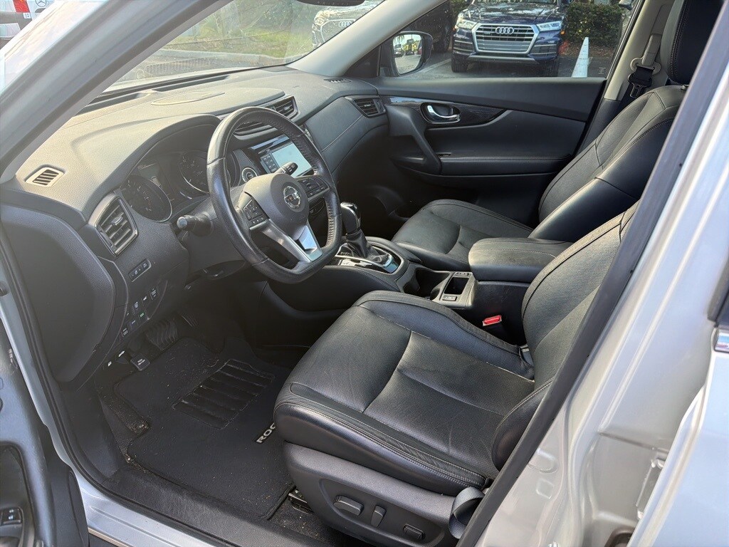 2017 Nissan Rogue SL photo 3
